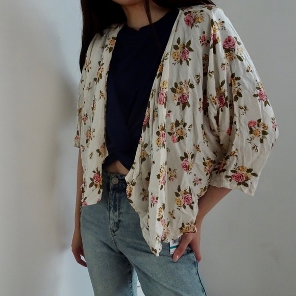 FLOWER CROP KIMONO - Picture 2 of 5
